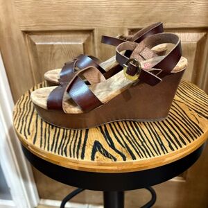 Women’s Jellypop brown strappy wedges size 8